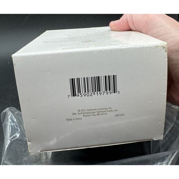 2011 Hallmark Keepsake Ornament Hide 'n' Peek. Sound And Motion Ornament New! 4D - Picture 5 of 6